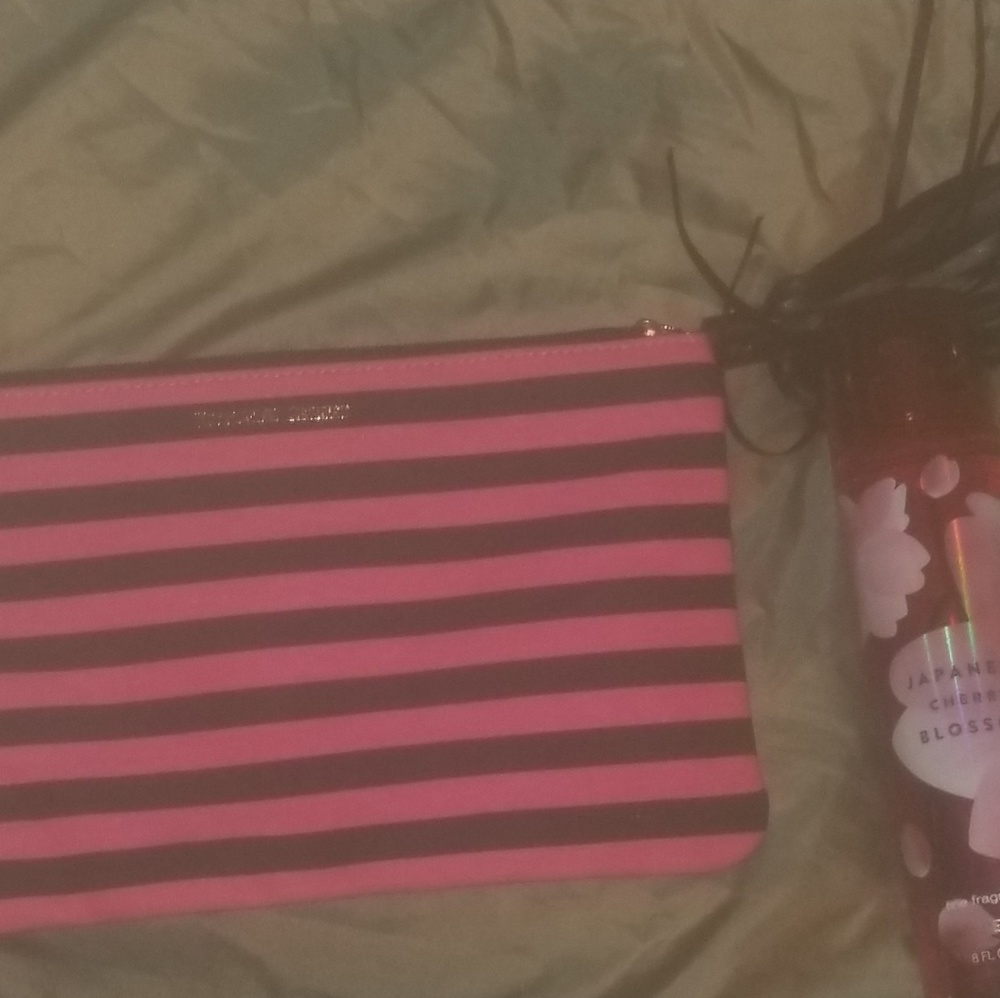Victoria secret bag and body spray
